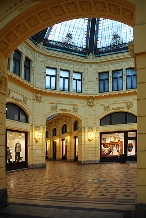 Sculptures in Zagreb: Oktagon