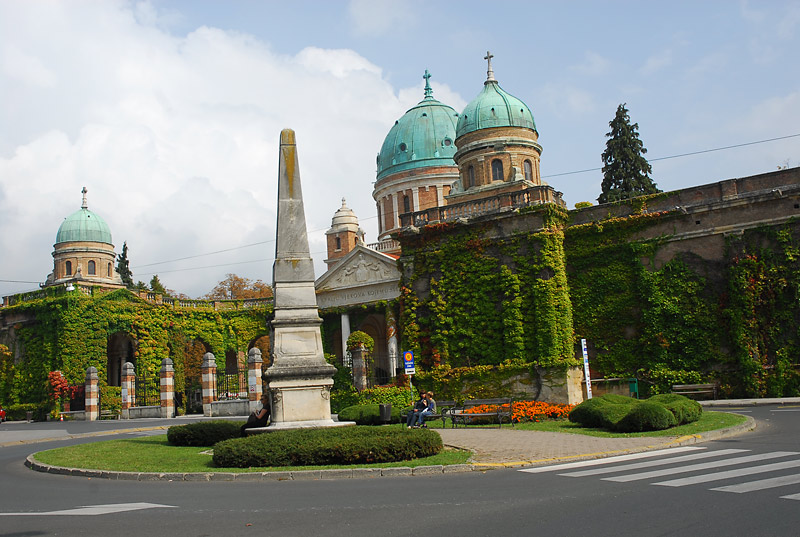 Park and cemetery Mirogoj Enter