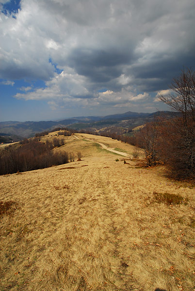 Besna Kobila pod oblacima