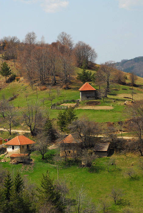 Planinske seoske kuće na Besnoj Kobili