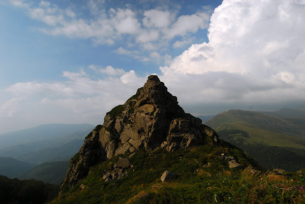 Jedan od vrhova Babinog Zuba, Stara planina