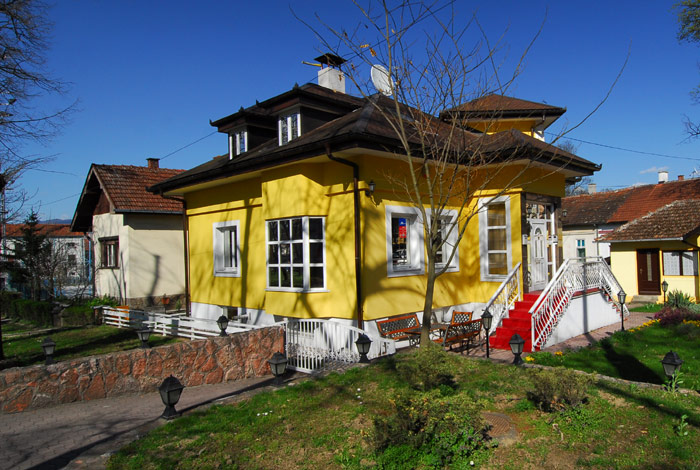 Žuta vila pored centra Vrnjačke Banje