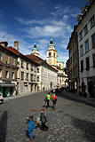Prolaznici na ulicama Ljubljane