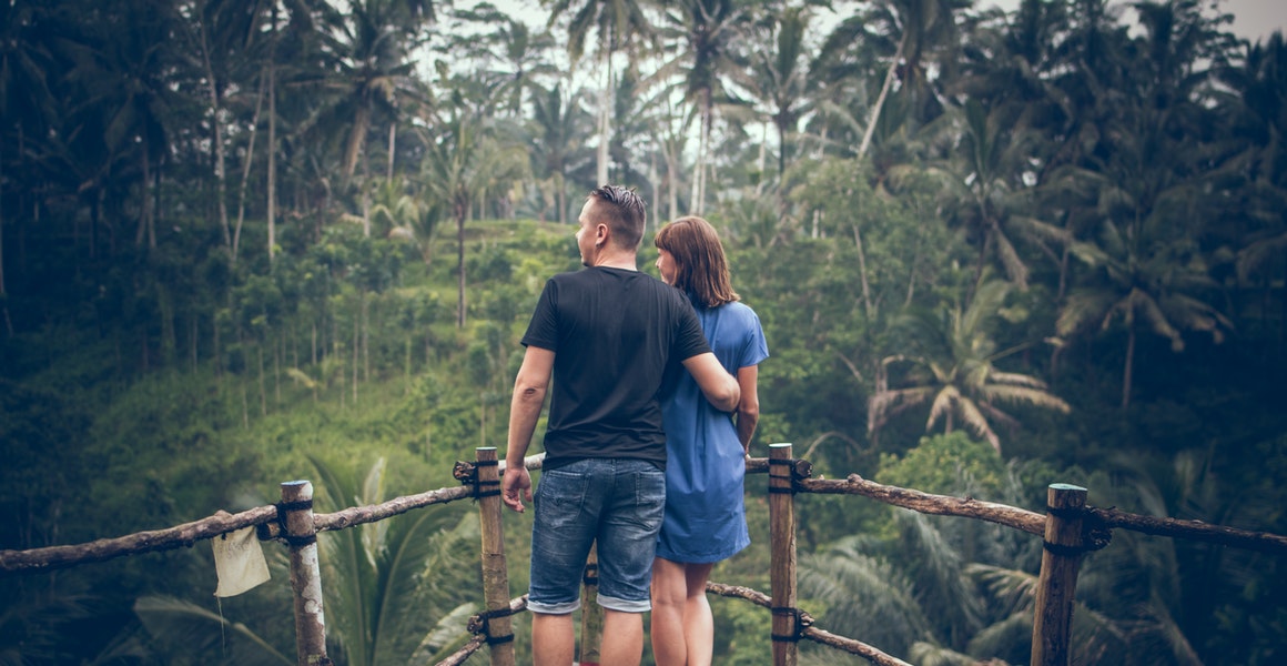 surprises for boyfriend on vacation