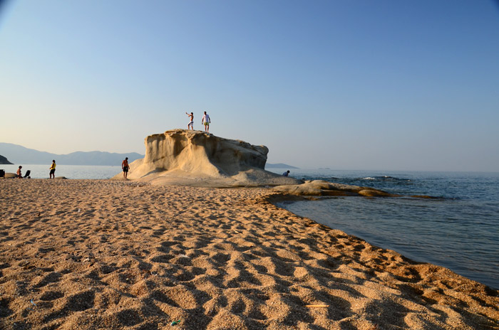 Kamen na Kakudija plaži pored Jerisosa
