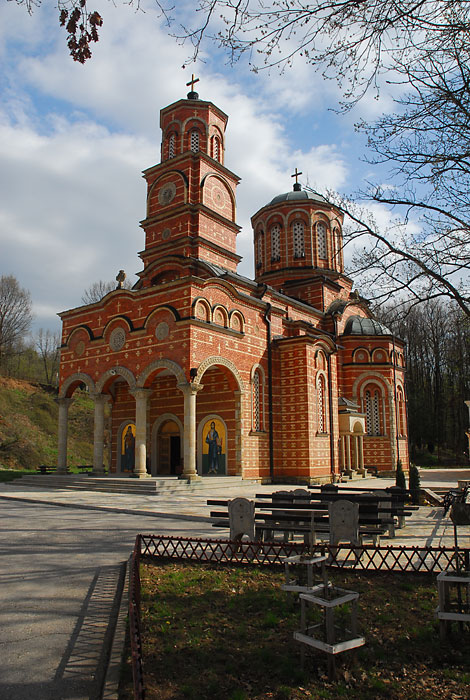 Prelepa arhitektura manastira