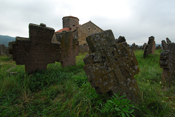 Pravoslavno groblje pored crkve