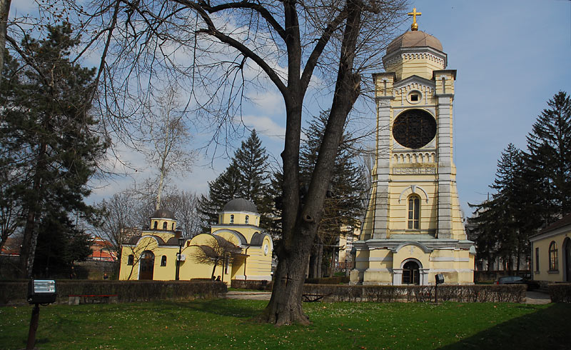 Panorama crkve sa zvonikom