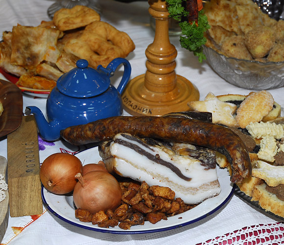 Domaa slanina i kobasica