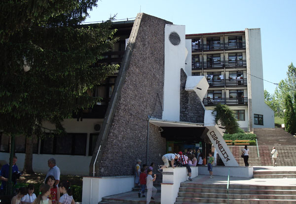 Prolom banja hotel