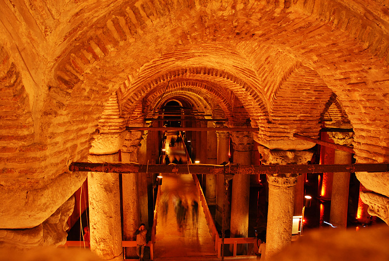 Turisti u Cisterni Bazilici (Basilica Cistern)