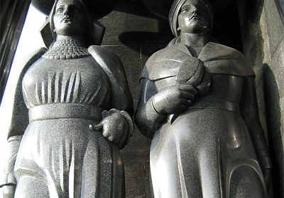 Karijatide na Avali